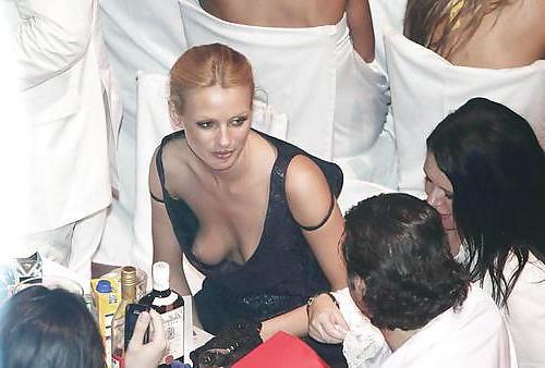 10P Downblouse pics