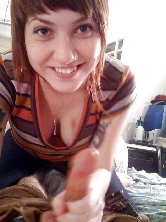 16P Handjob with a smile