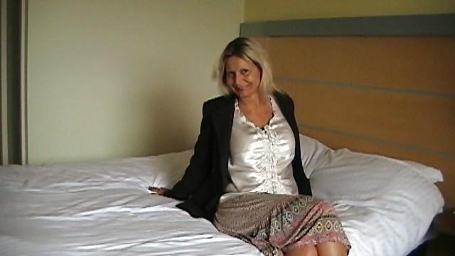 25P Mature Beauty - Sandy D 2
