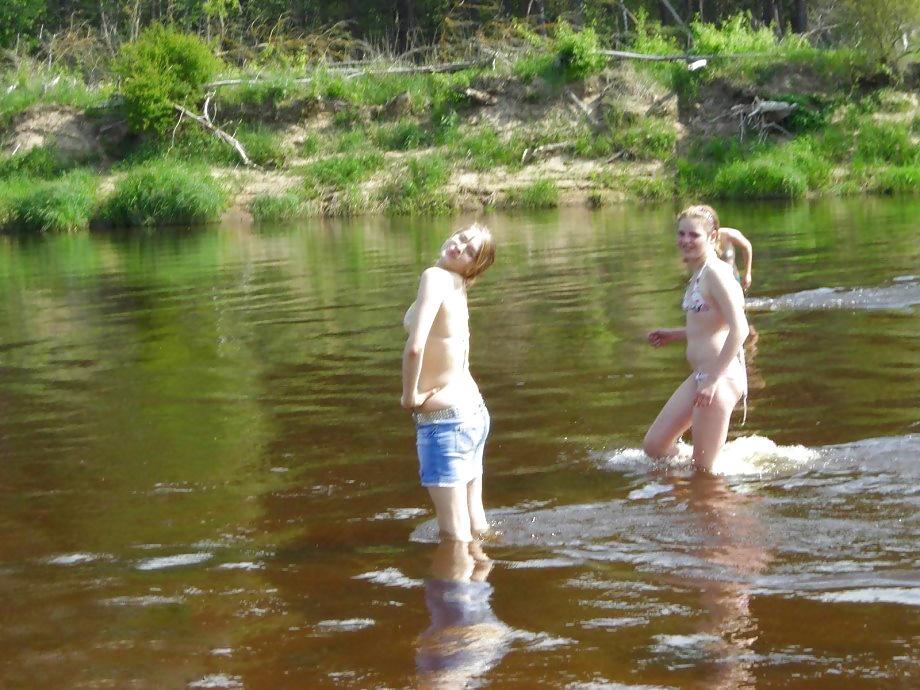 20P Teenager am See