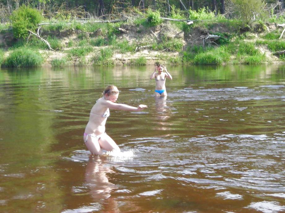 20P Teenager am See