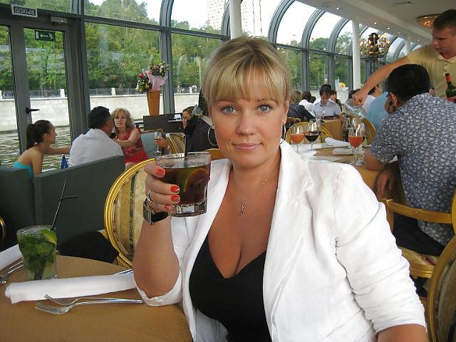 7P Busty Russian Woman 1589