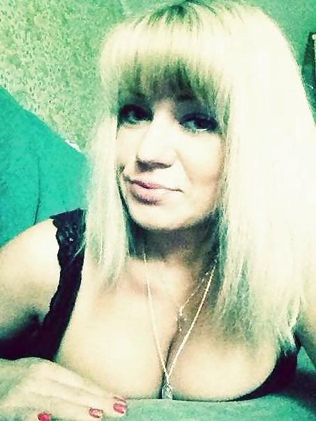 7P Busty Russian Woman 1589