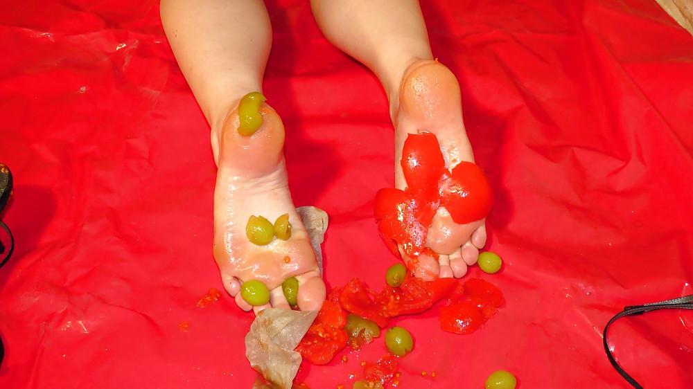 25P Food Crush in Nylons and Shoes part2
