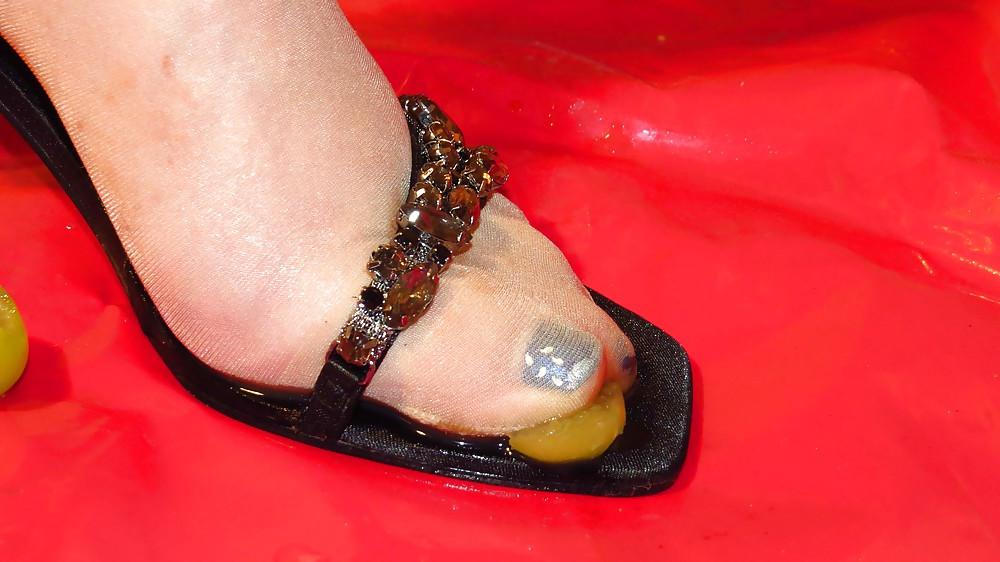 25P Food Crush in Nylons and Shoes part2