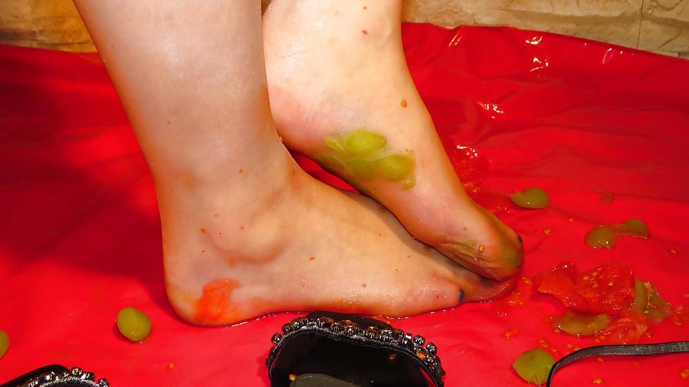 25P Food Crush in Nylons and Shoes part2