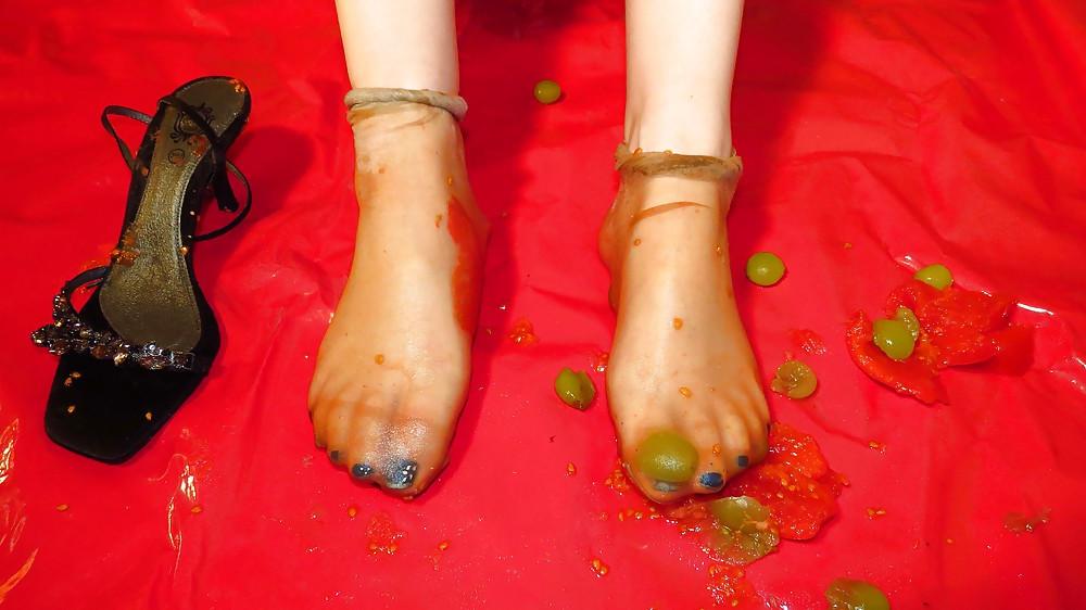 25P Food Crush in Nylons and Shoes part2