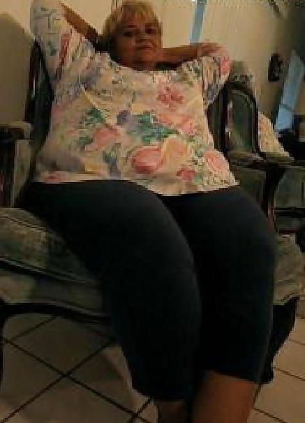 24P Ssbbw granny - who knows where I can find more of her????