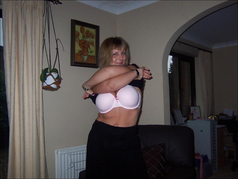 25P Mature Beauty - Sandy D 17