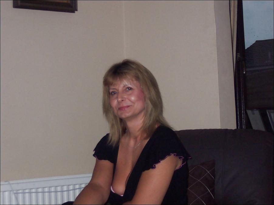 25P Mature Beauty - Sandy D 17
