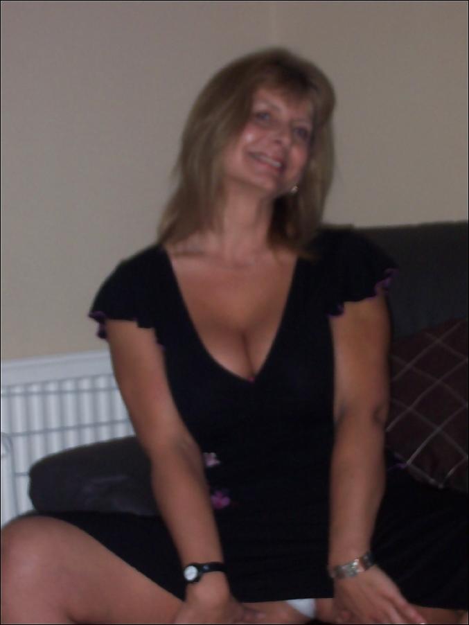 25P Mature Beauty - Sandy D 17