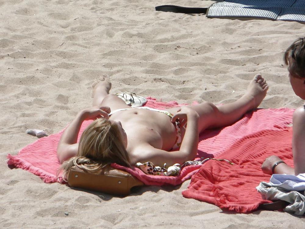25P The beach 249