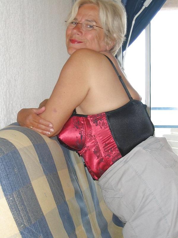 25P Mature Beauty - Annick 6