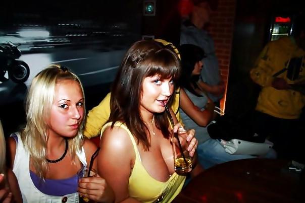 20P Busty Russian Woman 1683