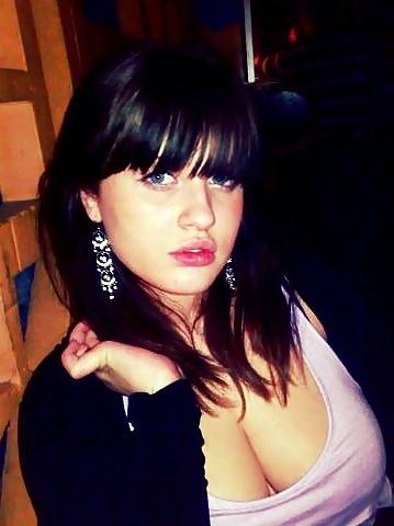 20P Busty Russian Woman 1683