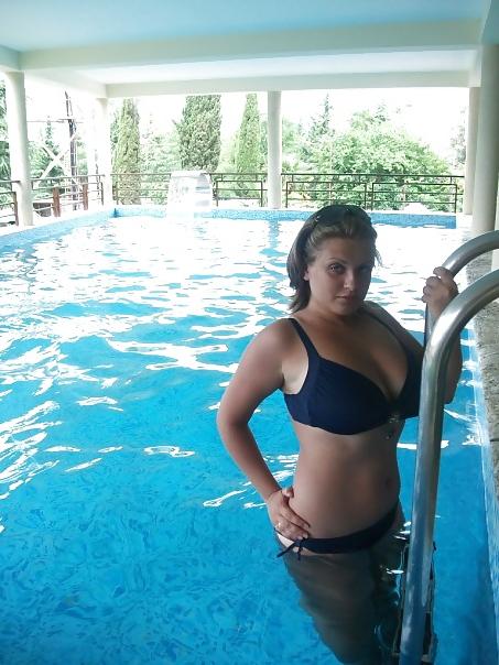 20P Busty Russian Woman 1683