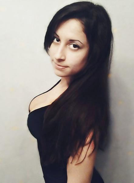 21P Busty Russian Woman 1665