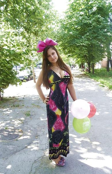21P Busty Russian Woman 1665