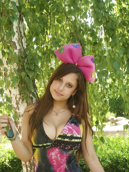 21P Busty Russian Woman 1665