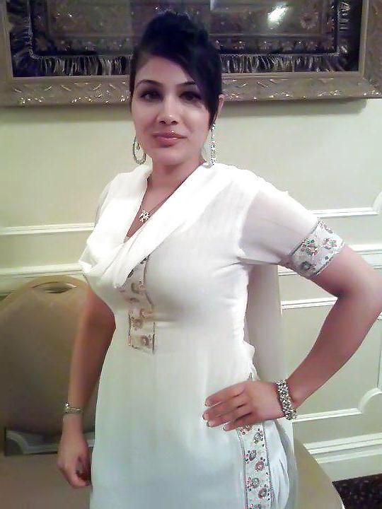 25P Desi aunties