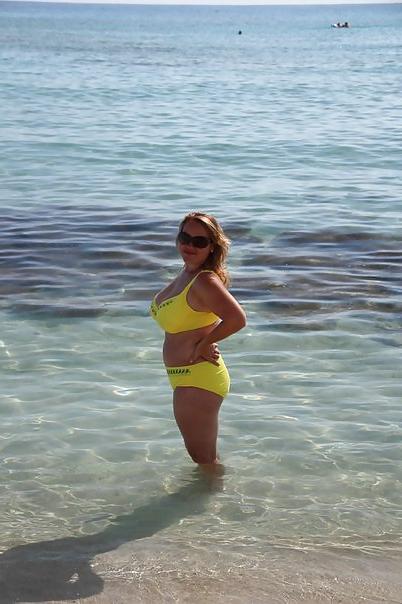 16P Busty Russian Woman 1636