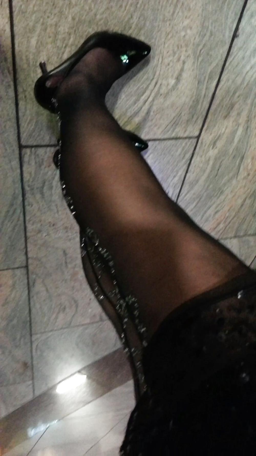 25P Real woman wearing nylons