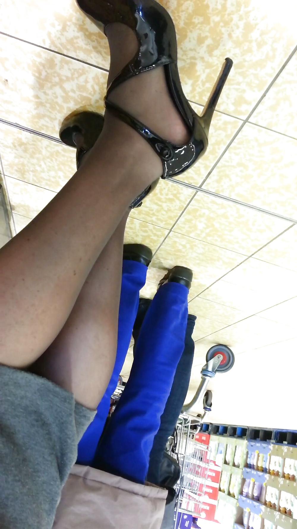 25P Real woman wearing nylons