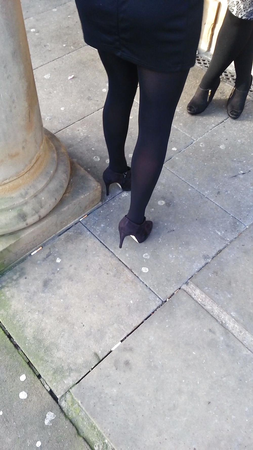 25P Real woman wearing nylons