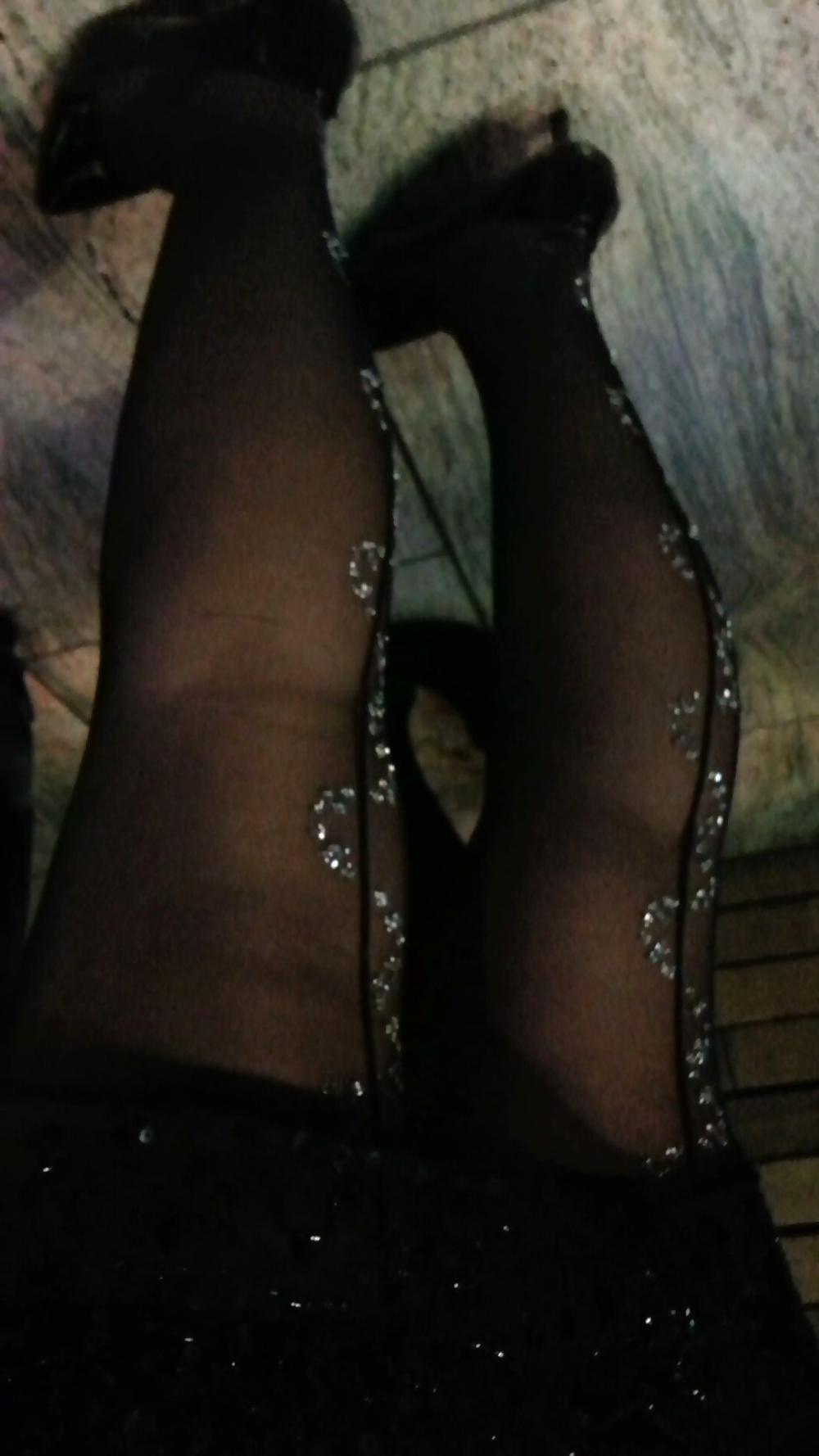 25P Real woman wearing nylons