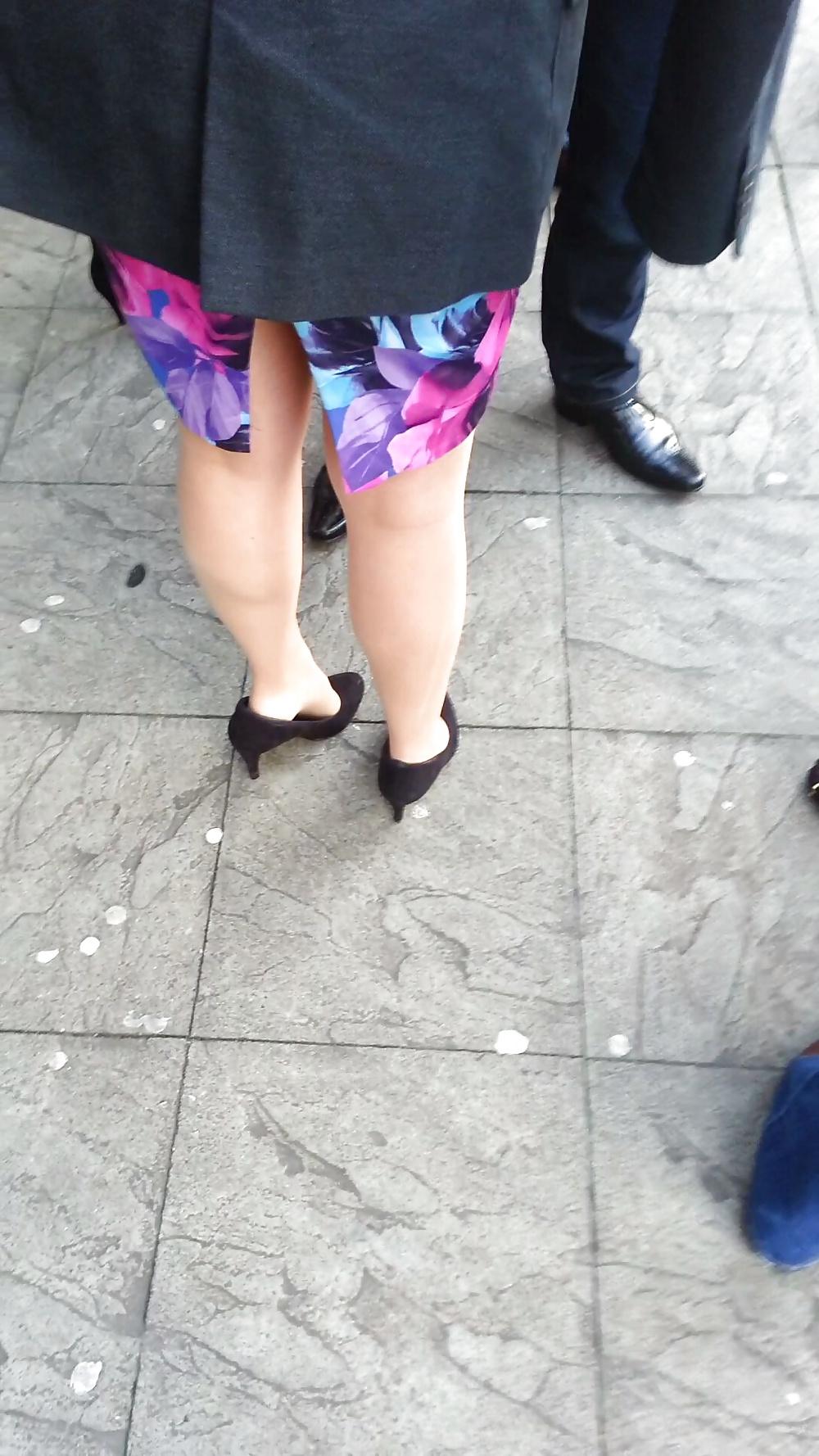 25P Real woman wearing nylons