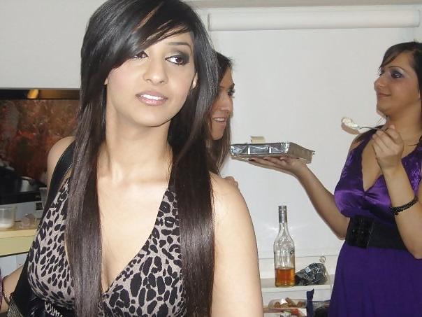 14P Uk desi sluts which one would you fuck? and how ??