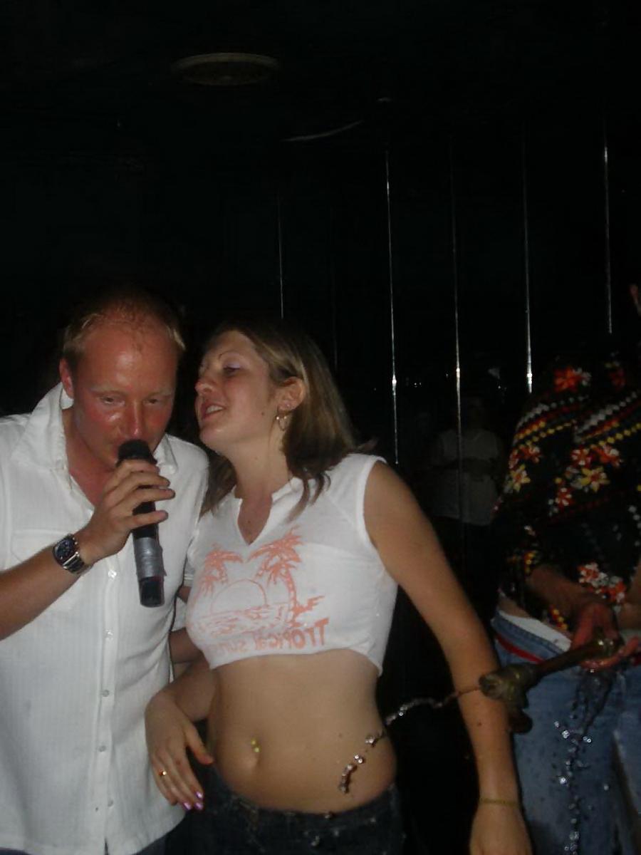 25P Wet-T-Shirt-Wettbewerbszeit!