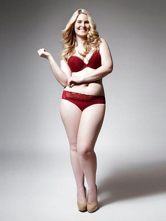 25P The Beauty of Curves (lingerie)