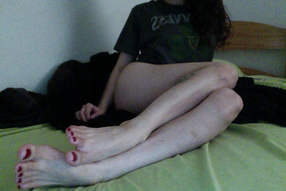 14P Foot Fetish girl (18yo) 