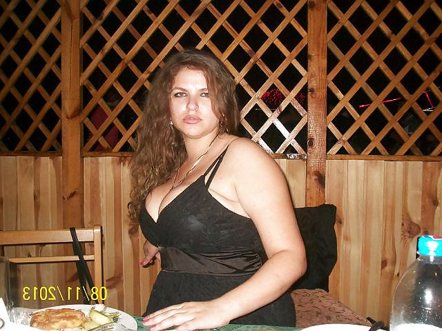 18P Busty Russian Woman 1442