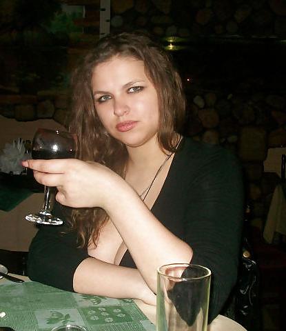 18P Busty Russian Woman 1442