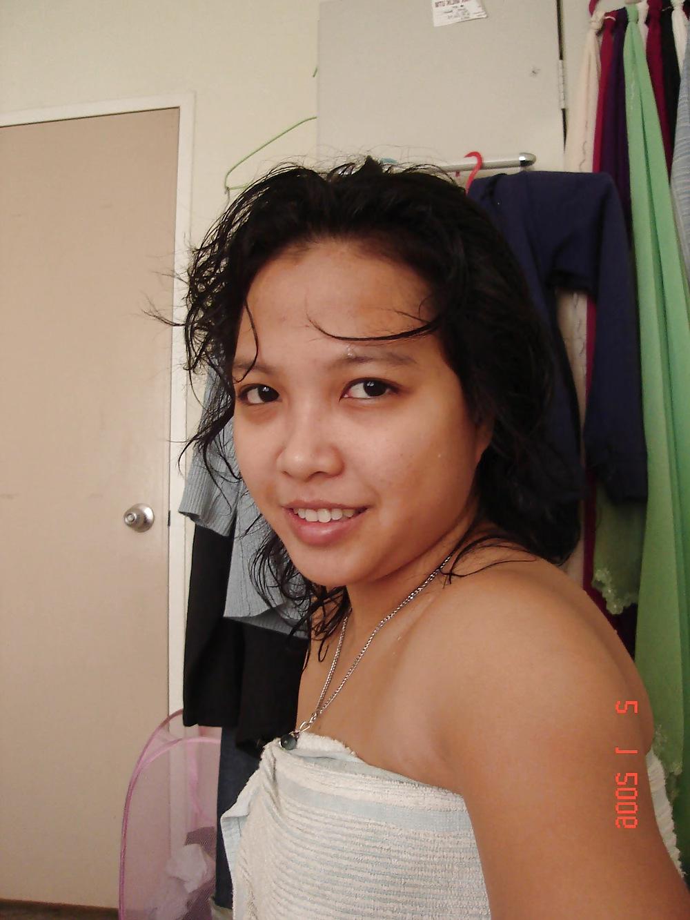 25P Malay girl nude self pose