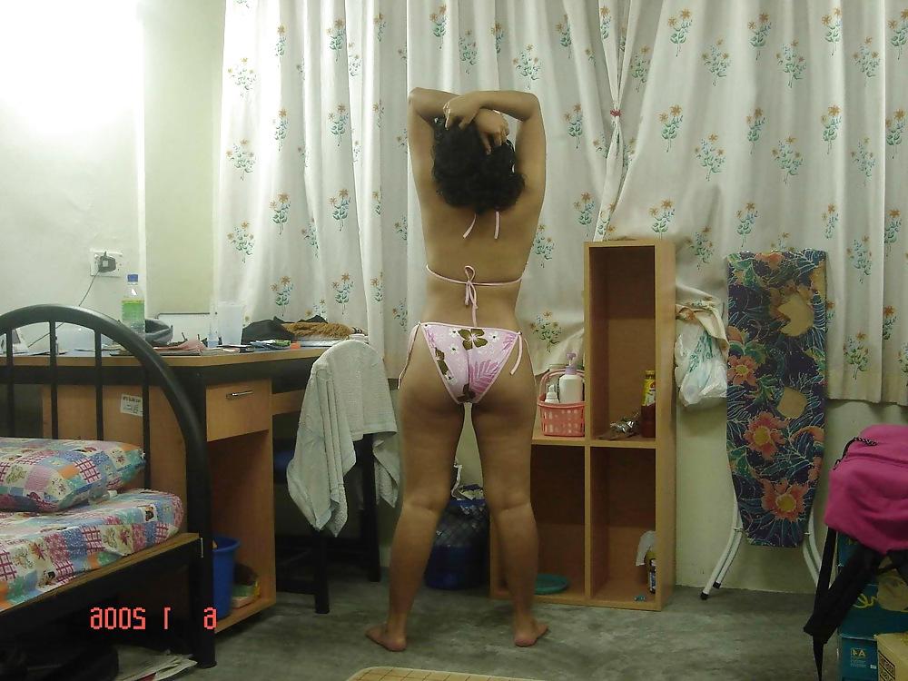 25P Malay girl nude self pose