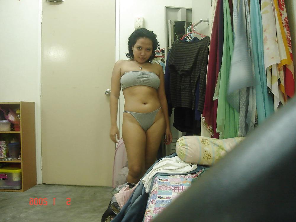 25P Malay girl nude self pose