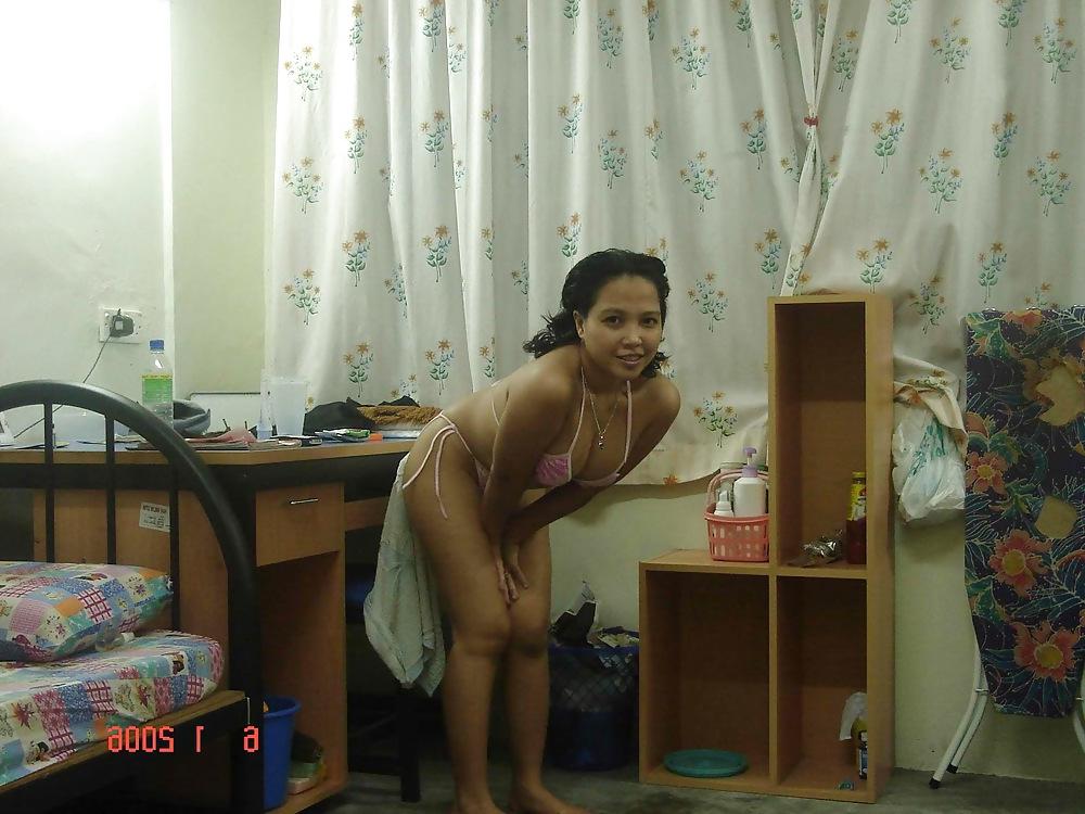 25P Malay girl nude self pose
