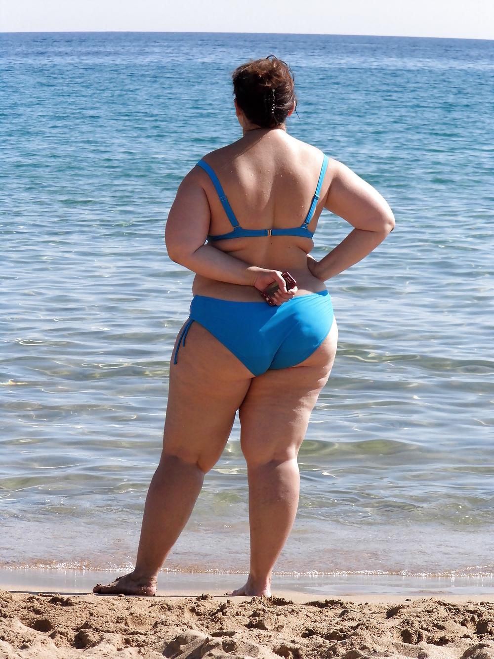 6P Thick Beach Lady at Pefkos, Greece