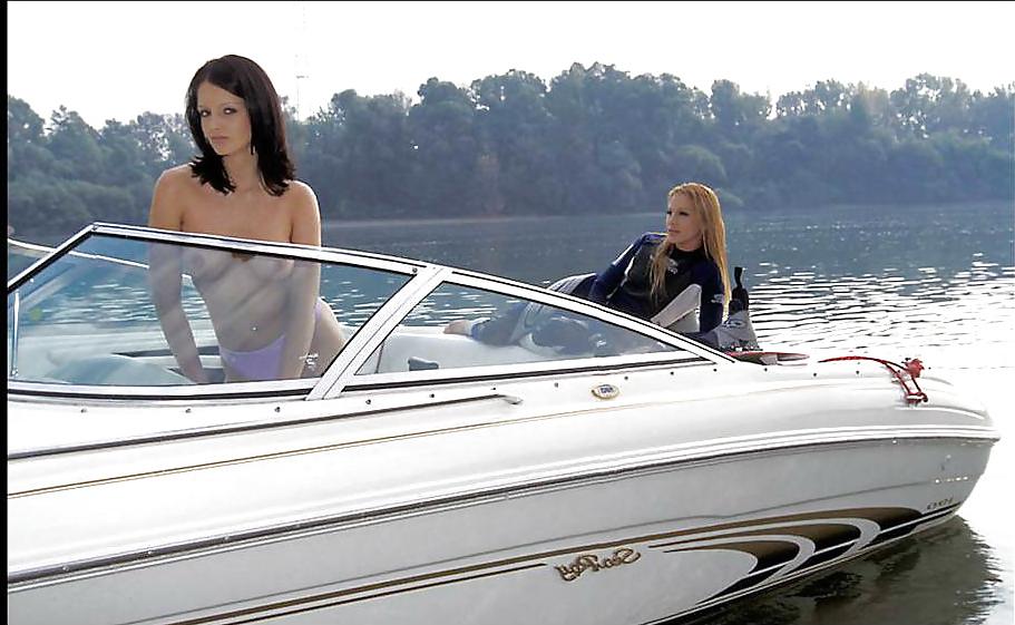25P A Day At The Lake With 2 Hot Lesbians