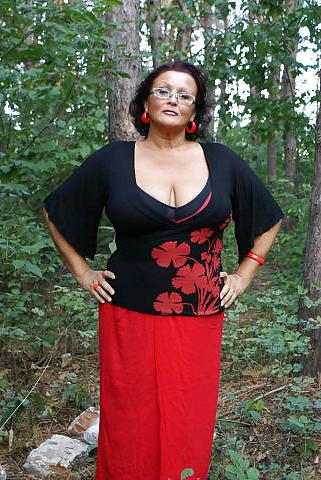 22P Busty Russian Woman 1468
