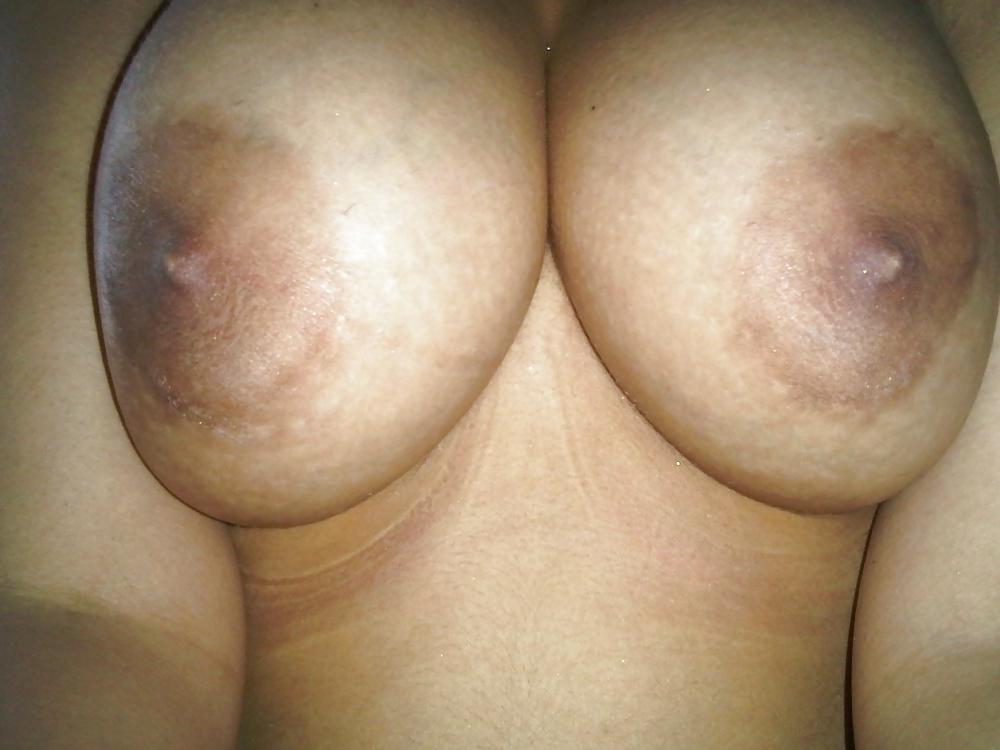 12P Robina with her selfshot boobs