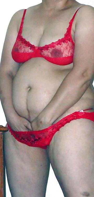 16P Very sexy Desi muture woman