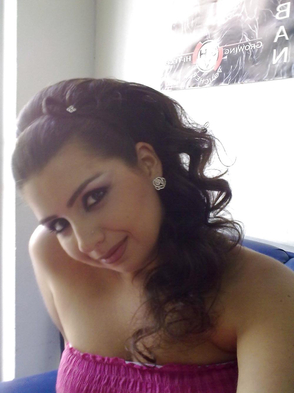 17P Arab Woman 208