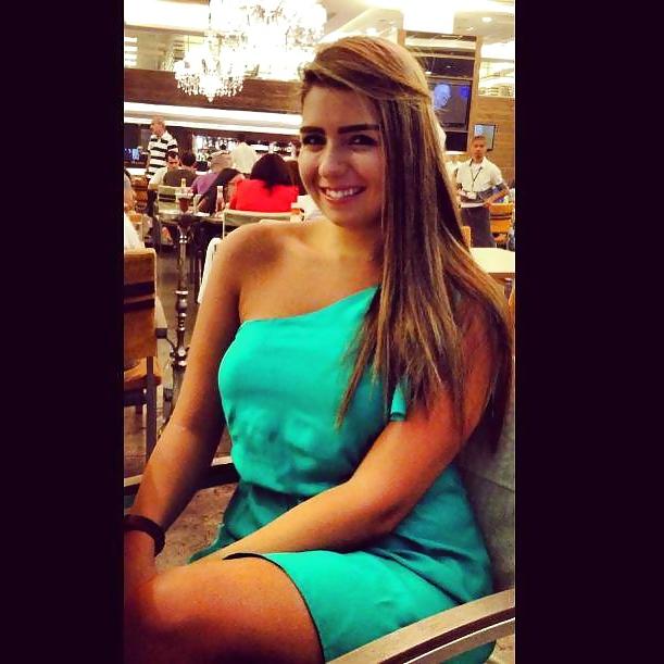 17P Arab Woman 208
