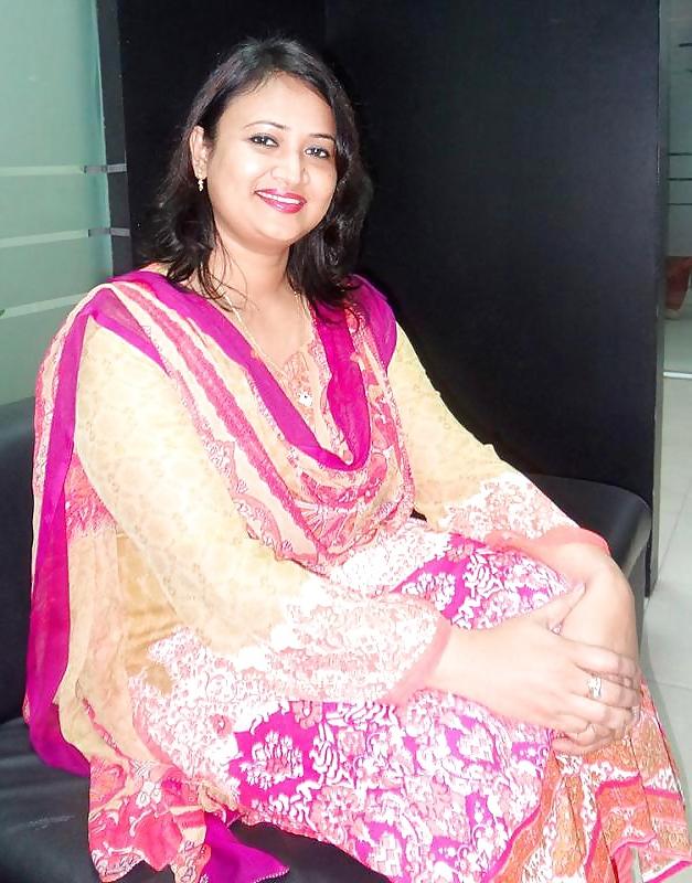 18P Bangla desi magi for your cum