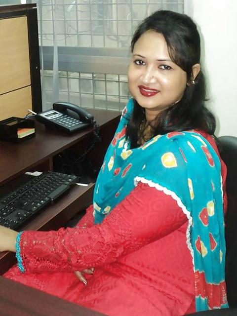 18P Bangla desi magi for your cum