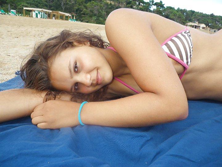 8P NIPPEL OOPS TEENS FROM FACEBOOK - COMMENT PLS